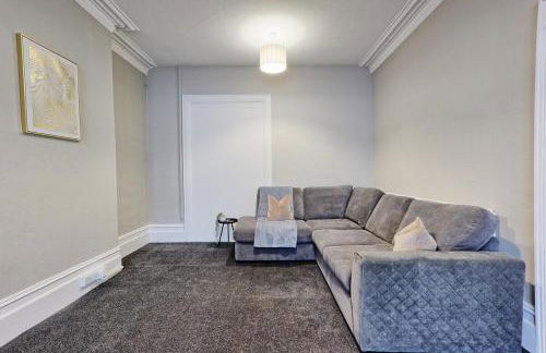 Large 5-Bedroom Home, Perfect for Long Stays & Team Accommodation - Foto 78