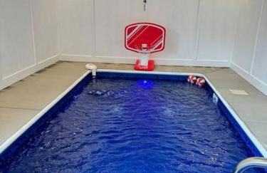 New! Indoor Pool/PS 5/Hot tub/Parkway - Foto 12