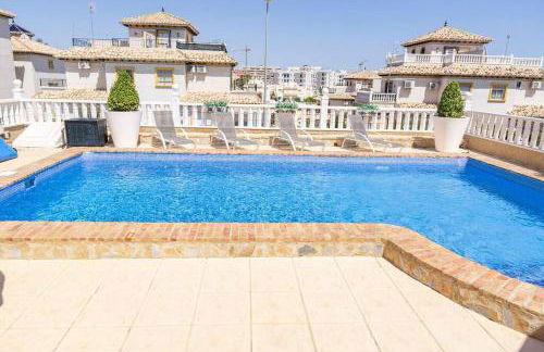 Casa Lilly-Rose, a beautiful 3 bedroom detached villa a short walk to the Villamartin Plaza & Golf course - Foto 8