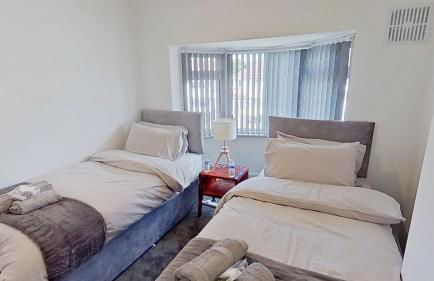 Stylish 3-Bed house NEC-JLR-Airport-HS2-Driveway - Foto 16