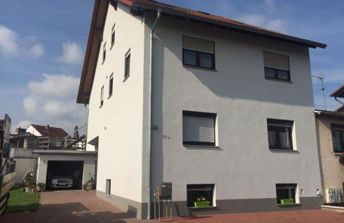 Ferienwohnung Am Neuberg - Foto 1