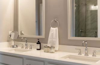 STAR Retreat Townhome with Garage 3 miles to Downtown - Foto 32