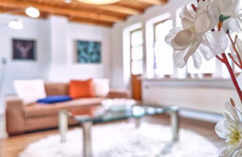 Early Year Deal - 150 qm Fachwerkhaus mit Heimkino & Privat-Sauna & Pool - Photo 3