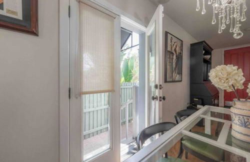 Nawlins vibe with rooftop verandah near Riverwalk and downtown - Foto 46