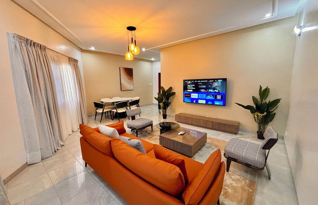 Lighthouse Signature Suites - Photo 63