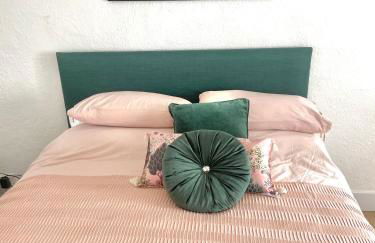 Idyllic Cornish Cottage, Superking bed, private garden dogs welcome - Photo 19