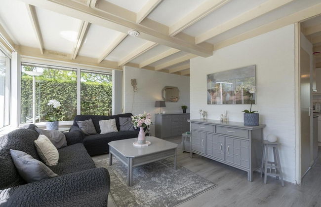 Welcoming Bungalow With Garden - Foto 8