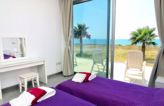 Blue - Beach Front Spectacular Villa Sleeps 10 - Foto 8
