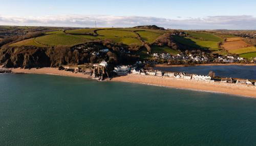 Beachfront Cottage with Sea Views & Coastal Walk - Foto 3