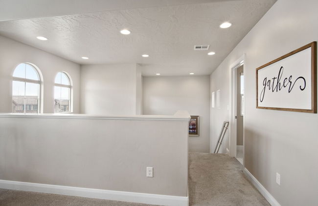 All Inn the Family - Photo 31