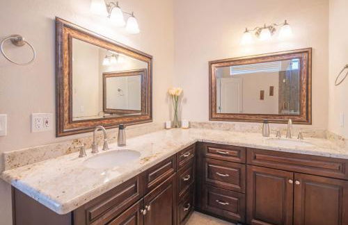 Cave Creek- Basketball Putt Putt Pool & Games - Foto 36