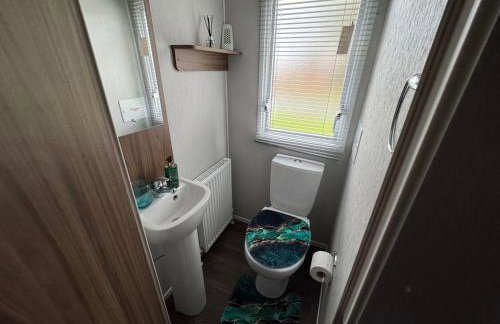 Haggerston Castle - Caravan - Sleeps 6 - Parking - Foto 27