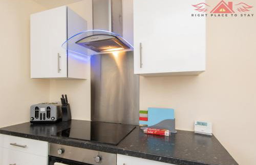 Darlington Modern 2 Bed Apartment Great for Contractors - Photo 10