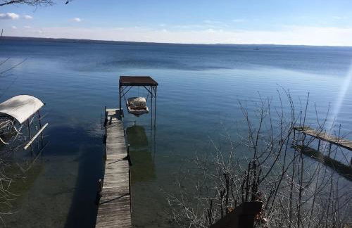Anthony Beach - Seneca Lakefront Retreat w Covered Dock Lounge Area - Hot Tub & Fire Pit - Pets OK - Foto 23