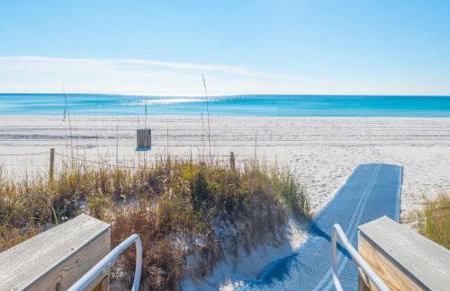 Beach Getaway for 15 A Few Steps from the Sand - Foto 30