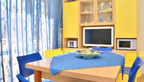 Three-bedroom Apartment Very Close to the Beach - Photo 5, toaster