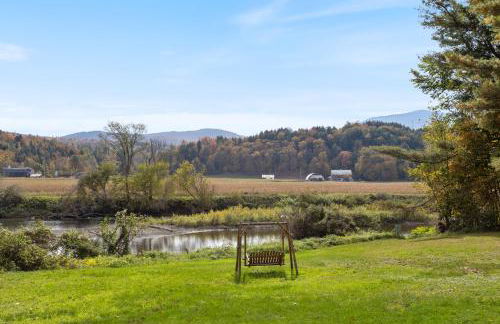Riverside Tiny House with hot tub near Stowe - Foto 41