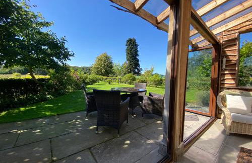 Private detached cottage sleeps 4 - Photo 23