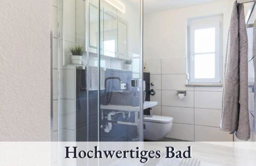 Relax-Apartment Biberach - Relax Massagesessel - Smart-TV 85 Zoll - voll ausgestattete Küche - High-Speed Internet - Arbeitsplatz mit Curved Monitor - Foto 11