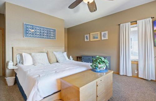 Lakefront Family Retreat w/ Views, Boat Slip - Foto 23