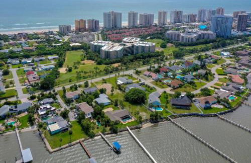 Large pool home and blocks away from the beach - Foto 59