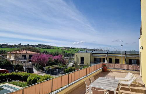 Appartamento L'Azalea - a due passi da Numana con grande terrazzo e piscina condominiale stagionale - Foto 2