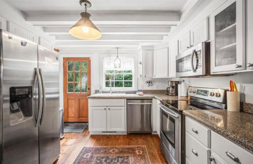 The Sandpiper - Just Steps to Downtown Beaufort and Beaufort River - Photo 13