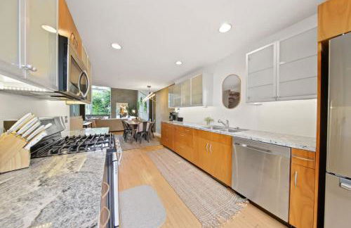 New York Style Penthouse in the Heart of the City - Photo 22