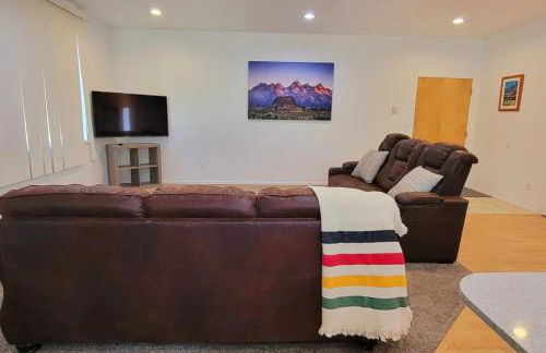 Charming Chalet Close to GNP, Downtown & Game Room! - Foto 74