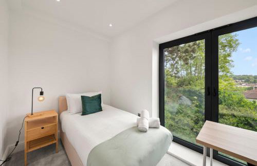 3 Bed House near Purley, by ARP Homes, Free Parking, Ideal for Long Stays & Insurance Bookings - Foto 2