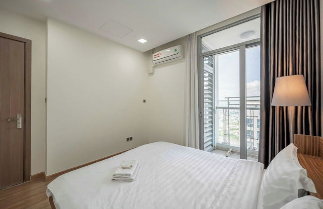 Cozy- Vinhomes Central Park Apartments - Photo 6