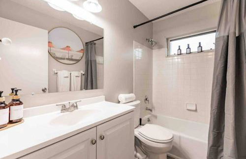 Poolside Oasis-5 miles from Venice Beach - Photo 17