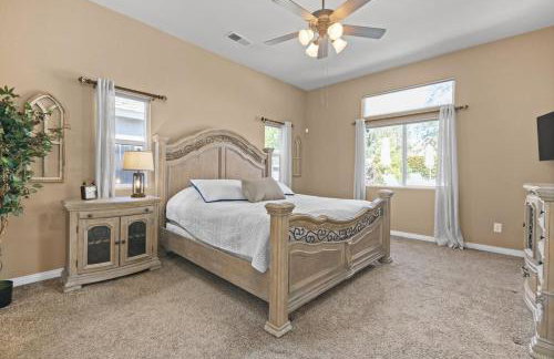 Spacious 4BR 3BA Home KING Suite Pool Sleeps 8 - Photo 9