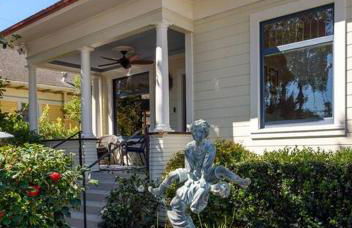 Upscale Downtown Home Walk to Beach shops Bars 2 - Photo 20