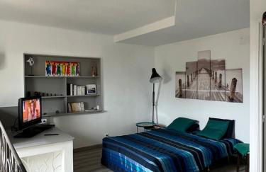 Villa Azur - 2 pièces rez-de-jardin dans une maison avec piscine - Foto 19