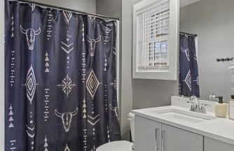 2BR Condo in Walkable Area & 5 mins to Broadway - Foto 18