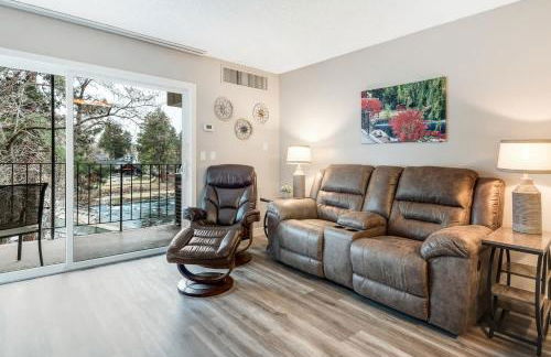 Newly Remodeled Top-floor Condo near Downtown Bend - Photo 7