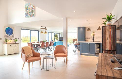 Beautiful Barn Conversion - Orchard Escape for 12! - Foto 2