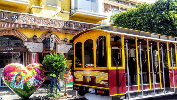 Tranvía tradicional en Tlaquepaque