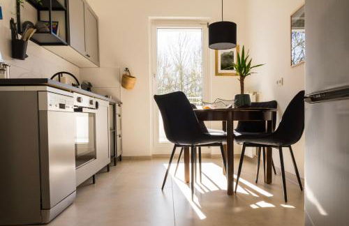 FeelsLikeHome - Traumhafte zentrumsnahe Wohnung mit Balkon&Parkplatz - Foto 4