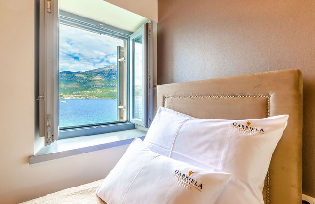 Beachfront Villa Gabriela with Pool - Foto 5