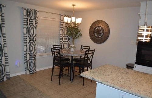 Central World Cup Retreat with Patio & AC - Foto 13