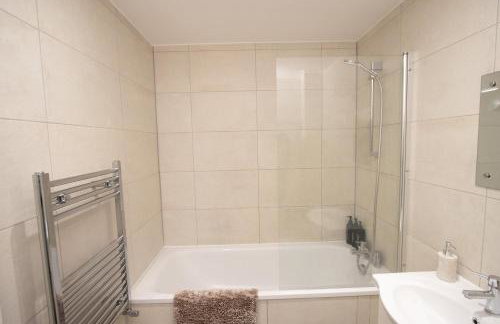 Midland Apartment I 1-min walk to town centre & station I 8-mins to airport I private balcony - Foto 6