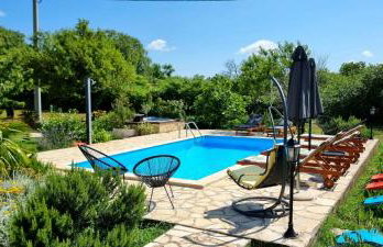 Villa Stone Medal - Photo 1