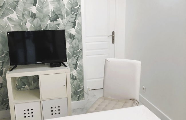 One bedroom flat ground floor avec cuisine -Rue Saint charles - métro Charles Michels 75015 PARIS - Photo 13