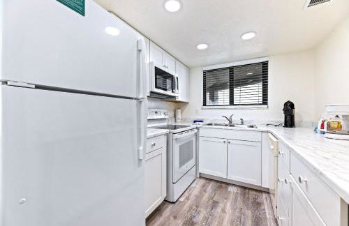 Ocean View with a beachfront pool at Ocean Trillium Condo ~ 304 - Foto 2