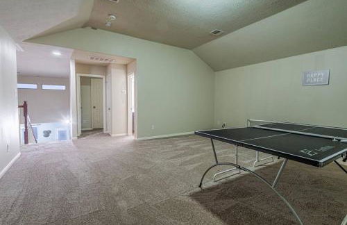 New Beautiful 4/BR Vacation Home - Photo 25