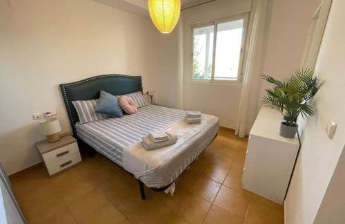 South facing 1 bed apartment, near beach - Photo 3