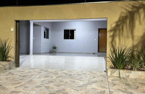 Casa com piscina bem localizada - Foto 17