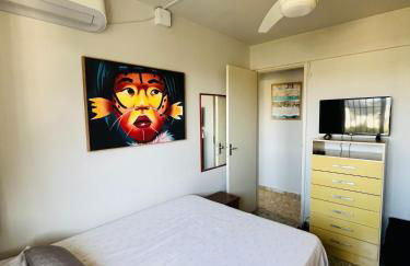 Quarto com ar condicionado em apt compartilhado e estacionamento grátis - Foto 9